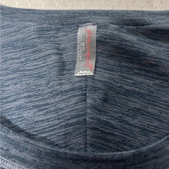 Free People FP Movement Right On Run Long Sleeve Shirt Black & Blue XSmall XS - Picture 3 of 15